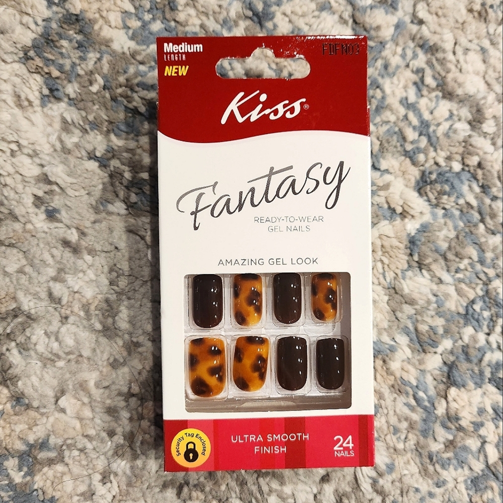 24 Piece Fake Nail Set Kiss Salon Fantasy Gel Ready to Wear Medium Brown NWT NIB